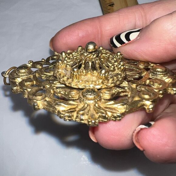 Vintage Gold Tone Baroque Style Pendant (no chain) - Picture 5 of 7